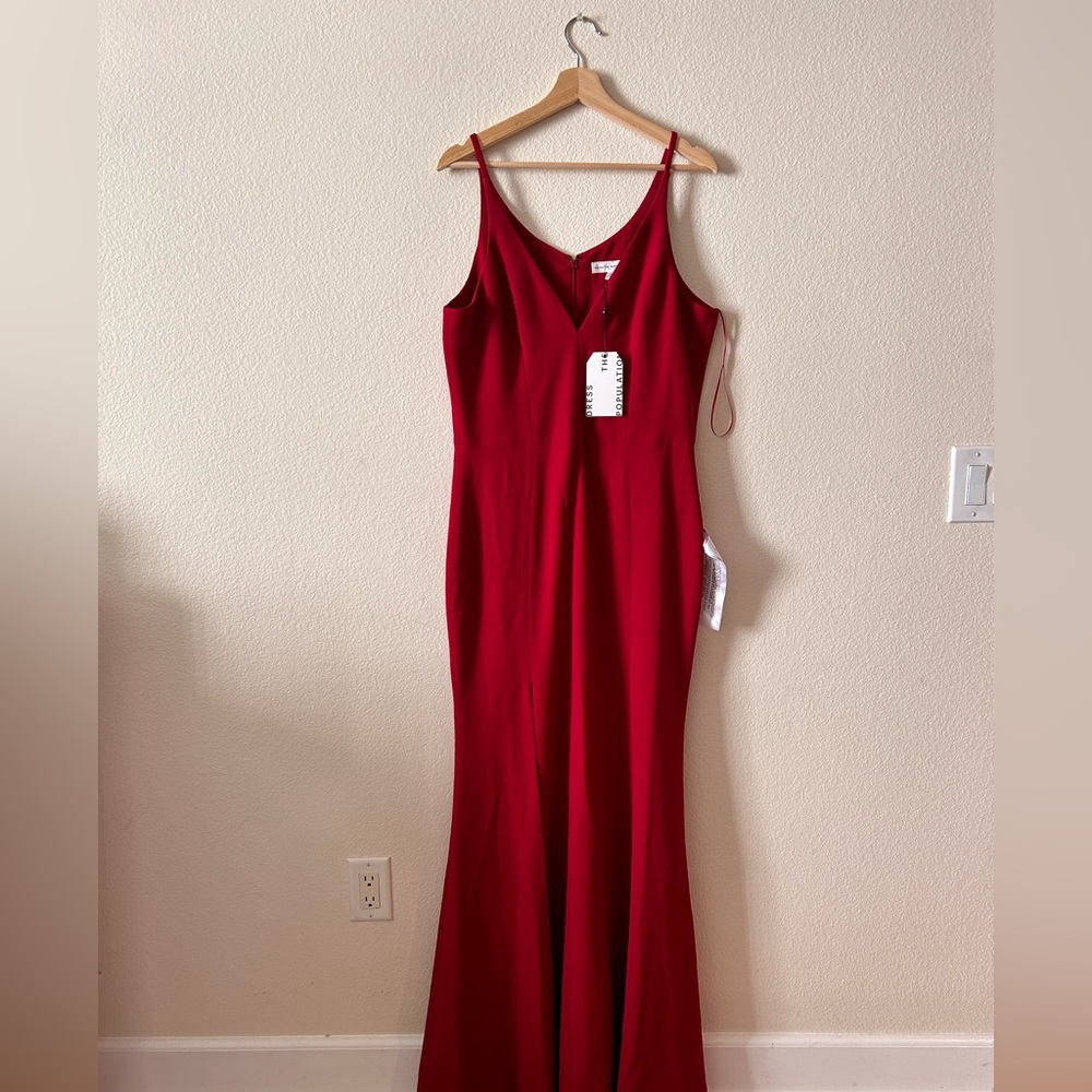 NWT Dress the Population 'Iris' Garnet Red Side Slit Crepe Gown, X-Large - Picture 2 of 6